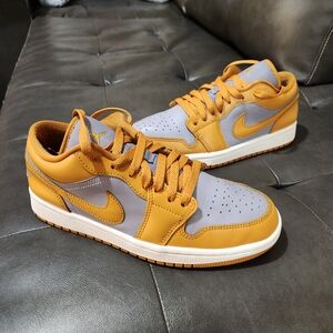 Jordan Retro 1s Size 8.5 Women